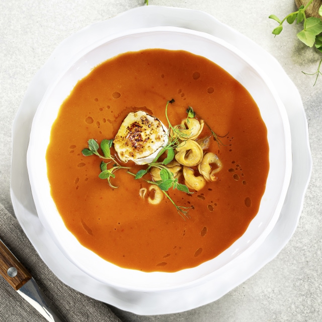 Krem z wędzonej papryki/ tortellini mięsne Krem z wędzonej papryki/ tortellini mięsne